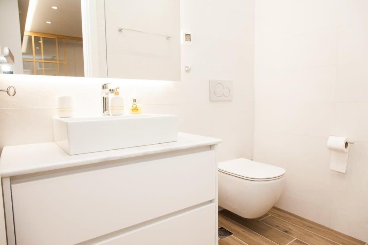 Comfortable 2 Bd Apt Near Sintagma Square Ateny Zewnętrze zdjęcie